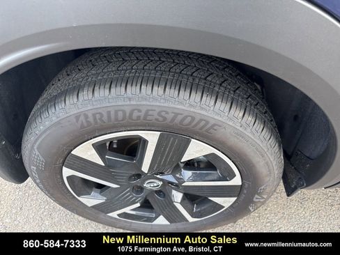 Used 2025 Nissan Kicks SR image 9