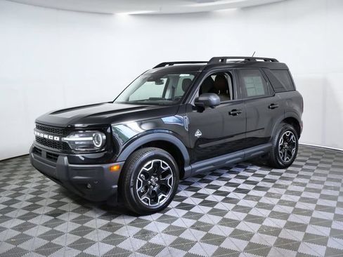 Certified 2025 Ford Bronco Sport Outer Banks w/ Outer Banks Tech Package+ AWD/4WD image 5