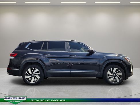 Used 2024 Volkswagen Atlas SEL AWD/4WD image 2