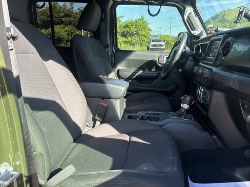 Used 2022 Jeep Gladiator Sport AWD/4WD image 26