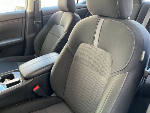 Used 2025 Nissan Sentra SV image 36