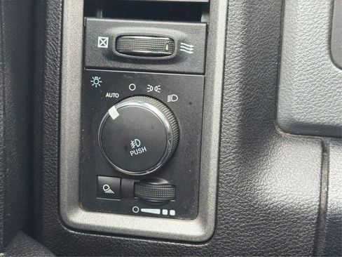 Used 2018 RAM 1500 Express w/ Express Value Package AWD/4WD image 21