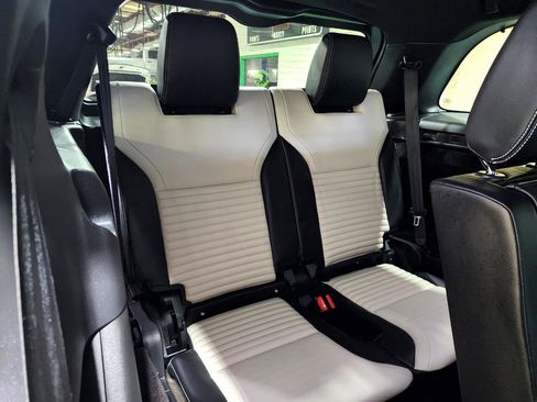 Used 2022 Land Rover Discovery S R-Dynamic image 26