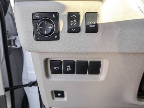 Used 2015 Lexus GX 460 image 18