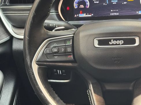 Used 2022 Jeep Grand Cherokee L Limited AWD/4WD image 20