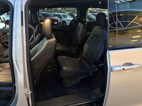 New 2026 Chrysler Pacifica Select w/ S Appearance Package image 22