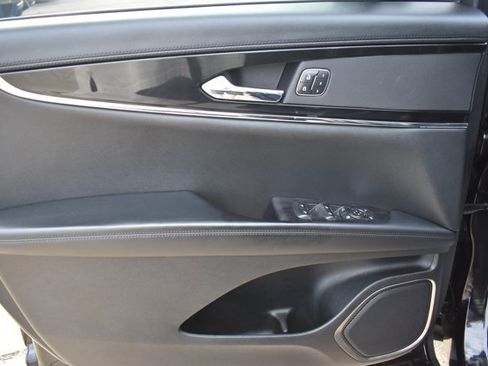 Used 2022 Lincoln Nautilus Reserve FWD image 10