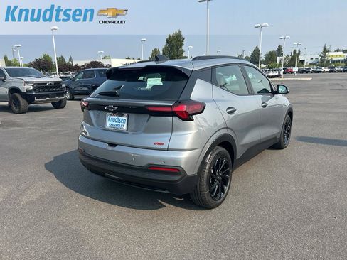 Used 2027 Chevrolet Bolt RS w/ Technology Package FWD image 7
