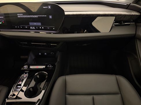 Certified 2025 Audi A6 e-tron Premium w/ Ultra Package RWD image 29