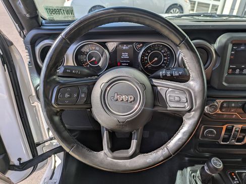 Used 2022 Jeep Wrangler Unlimited Sport image 17