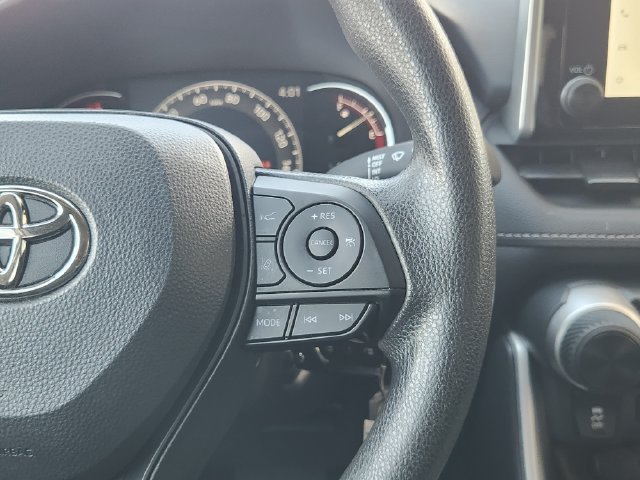 Used 2025 Toyota RAV4 LE FWD image 28