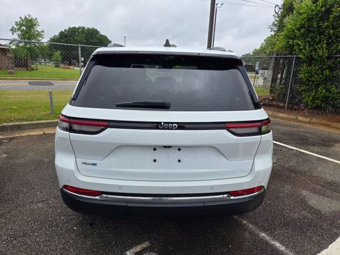 Used 2022 Jeep Grand Cherokee Limited 4xe w/ Luxury Tech Group II AWD/4WD image 9
