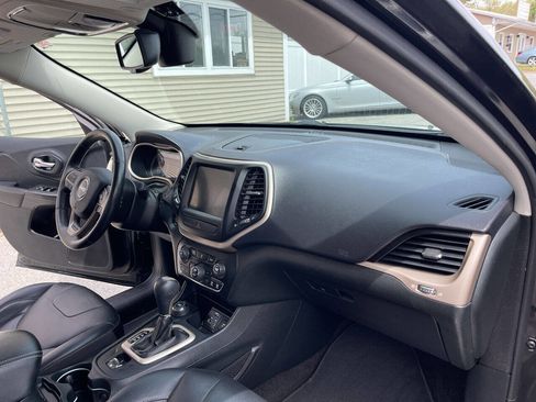 Used 2015 Jeep Cherokee Limited AWD/4WD image 28
