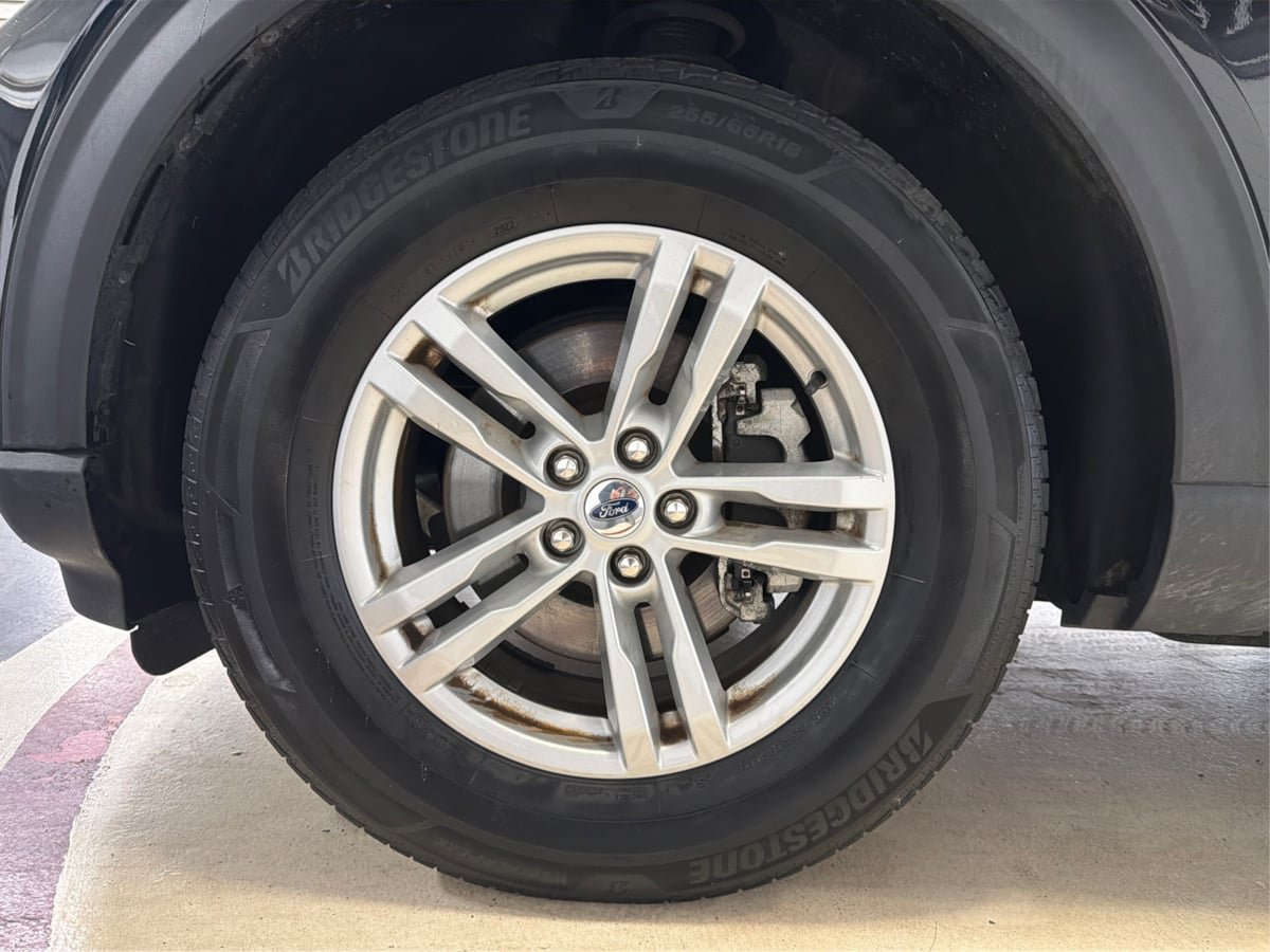 Used 2020 Ford Explorer XLT w/ Equipment Group 202A RWD image 13