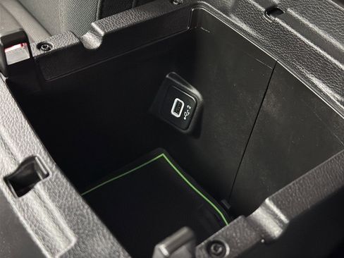 Used 2018 Jeep Wrangler Unlimited Sport S image 29