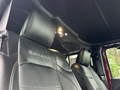 Used 2021 Jeep Wrangler Unlimited Sahara image 16