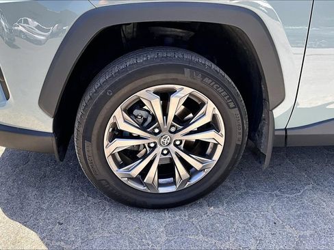 Used 2022 Toyota RAV4 XLE Premium AWD/4WD image 8