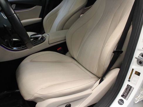 Used 2020 Mercedes-Benz E 350 Sedan image 19