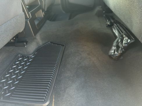 Used 2018 Chevrolet Silverado 1500 LT AWD/4WD image 35