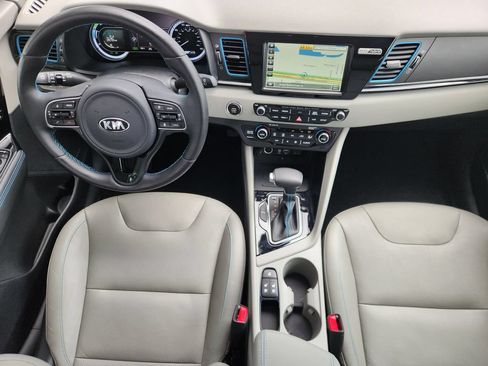 Used 2018 Kia Niro Touring FWD image 27