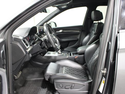 Used 2018 Audi SQ5 Premium Plus w/ Navigation Package AWD/4WD image 3