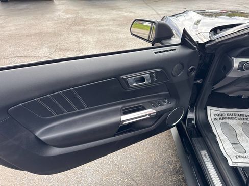 Used 2022 Ford Mustang Premium RWD image 11