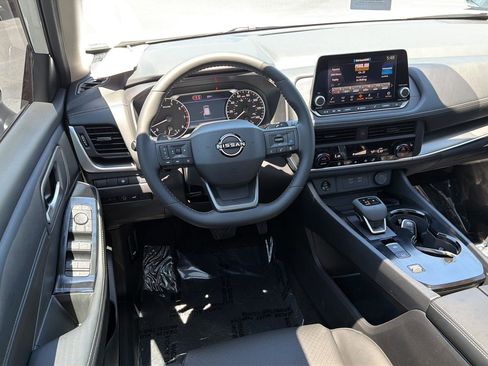 New 2026 Nissan Rogue SV FWD image 18