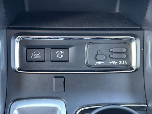 Used 2022 Subaru Ascent Limited w/ Technology Package image 34