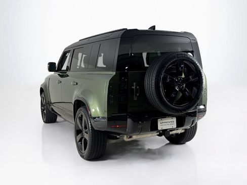 Used 2026 Land Rover Defender 110 X-Dynamic SE AWD/4WD image 3