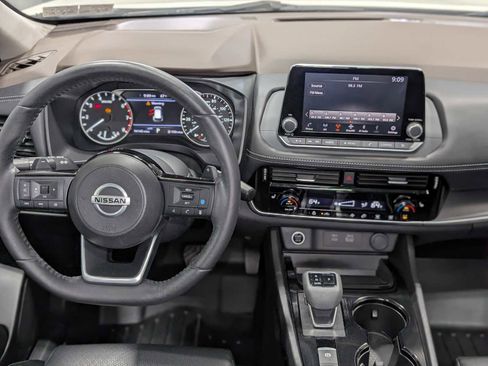 Used 2021 Nissan Rogue SV w/ Premium Package AWD/4WD image 5