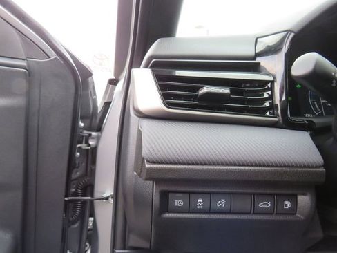 Certified 2025 Toyota Camry SE w/ Convenience Package image 32