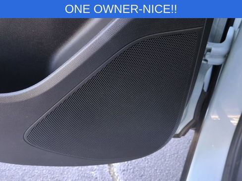 Used 2023 Chevrolet Bolt EUV LT image 34