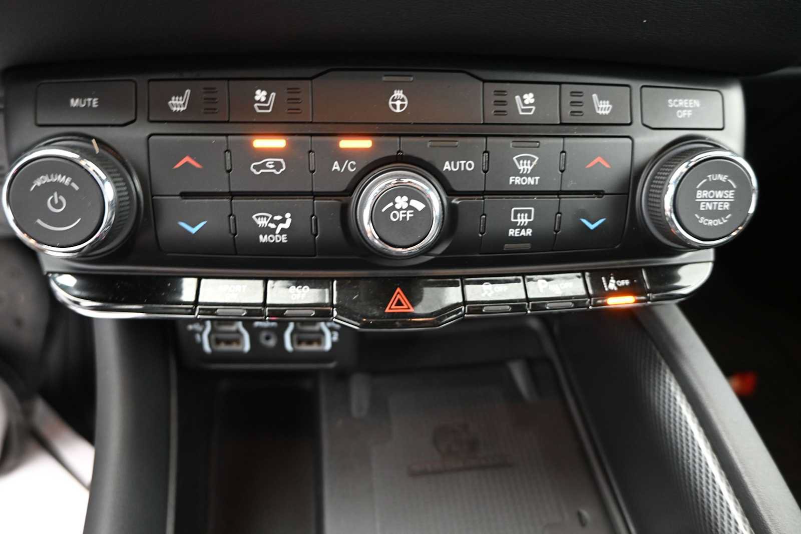 Used 2022 Dodge Durango R/T AWD/4WD image 16