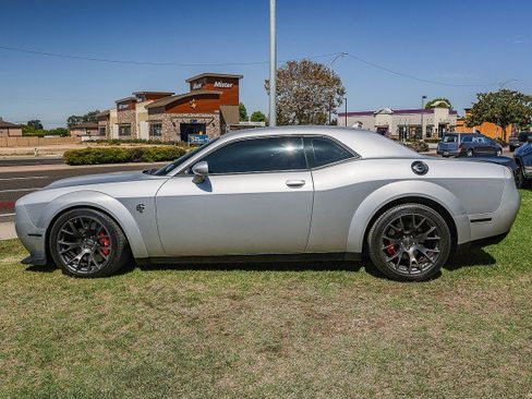 Used 2020 Dodge Challenger SRT Hellcat Redeye RWD image 8