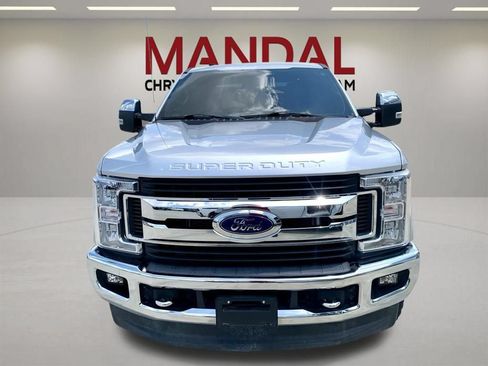 Used 2018 Ford F250 XLT w/ XLT Premium Package AWD/4WD image 2