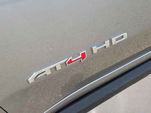 Used 2024 GMC Sierra 2500 AT4 w/ Technology Package AWD/4WD image 12