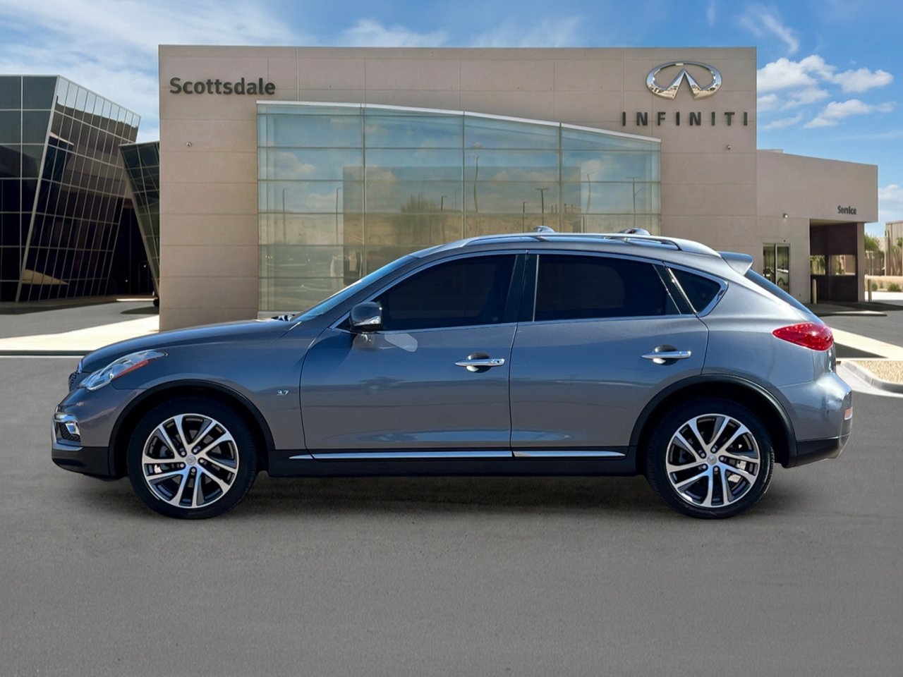 Used 2017 INFINITI QX50 2WD w/ Deluxe Touring Package image 3