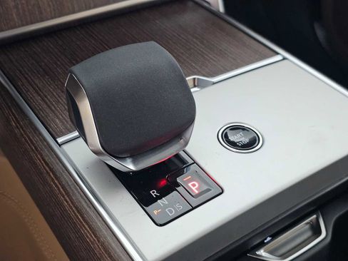 New 2026 Land Rover Range Rover SE image 30
