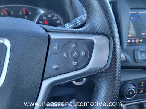 Used 2024 GMC Terrain SLE w/ Elevation Edition image 19