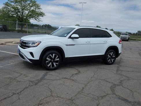 Used 2022 Volkswagen Atlas Cross Sport SE FWD image 4