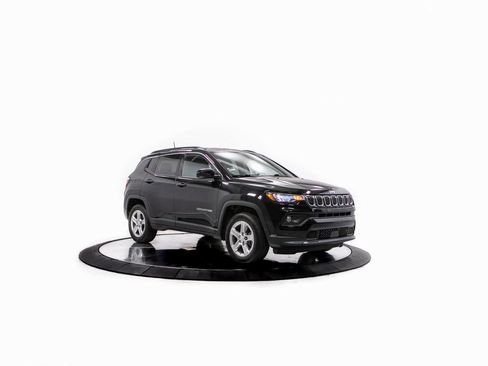 Used 2023 Jeep Compass Latitude image 9