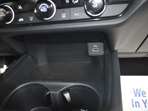 Used 2023 Honda HR-V LX image 23