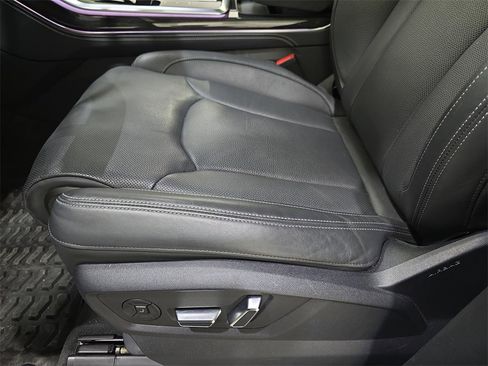 Used 2025 Audi Q7 3.0T Prestige w/ Prestige Package image 32