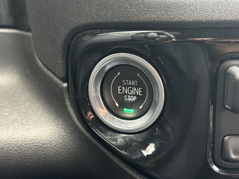 Used 2023 Chevrolet Silverado 1500 ZR2 w/ Technology Package AWD/4WD image 21