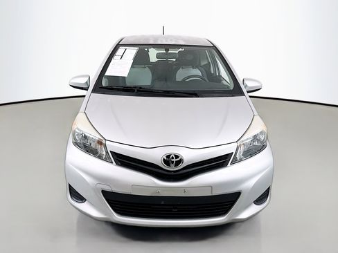 Used 2014 Toyota Yaris L image 2