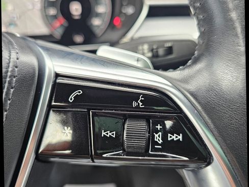 Used 2021 Audi A8 L 3.0T image 29