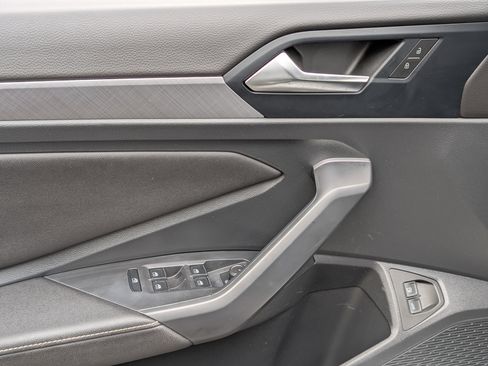 Used 2024 Volkswagen Jetta SE image 15