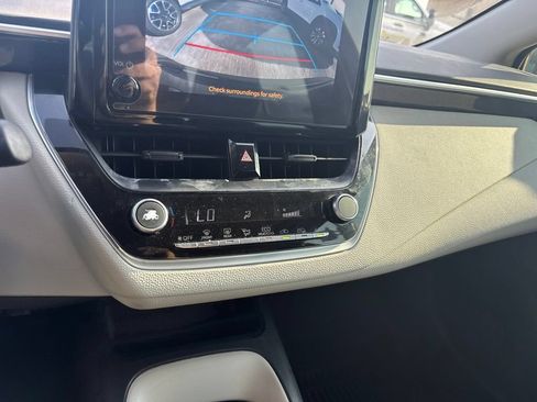 Used 2024 Toyota Corolla LE FWD image 15