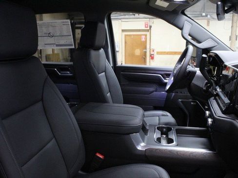 New 2025 GMC Sierra 2500 SLT w/ SLT Premium Package image 11