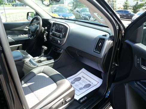 Used 2020 Chevrolet Colorado Z71 AWD/4WD image 27